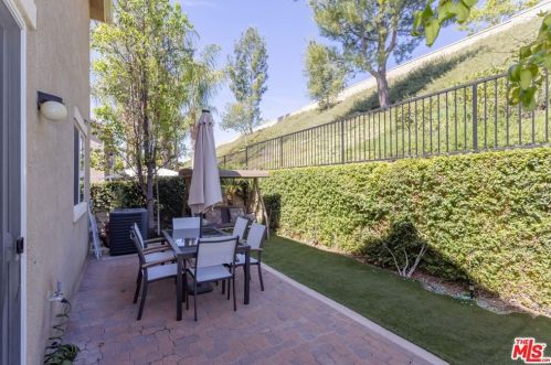 23721 Stagecoach Way, Santa Clarita CA  91354-0722 exterior