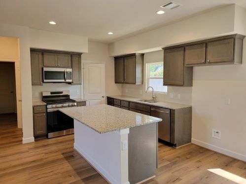 1614 Ladelle St, Dinsmore TX  77488-3428 exterior
