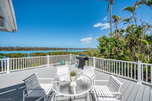 2629 Coconut Dr, Sanibel FL  33957-2005 exterior