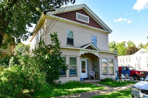 101 Maple St, Ellington, CT 06029-3332