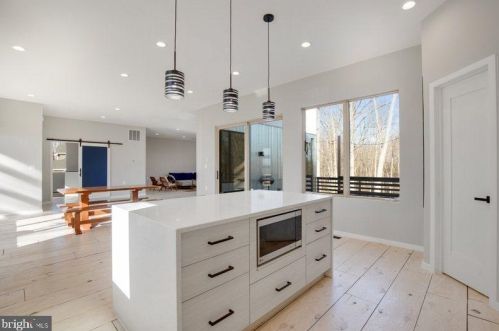 39744 Mount Gilead Rd, Leesburg VA 20175-6712 exterior