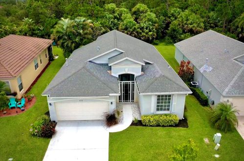 439 Talquin Ln, Fort Pierce, FL 34986-2063