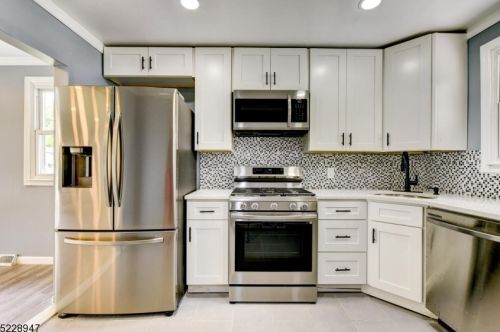 124 Camden Rd, Parsippany NJ  07054-3107 exterior