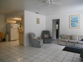 956 Allendale Ave, Sarasota FL  34237-8602 exterior