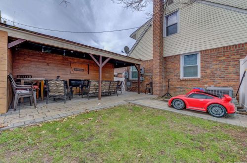 5 Monaco Ave, Floral Park NY  11003-4209 exterior