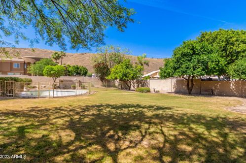 5821 Cielo Grande, Glendale AZ 85310-3511 exterior