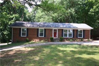 2105 Memorial Dr, Clarksville, TN 37043-4730