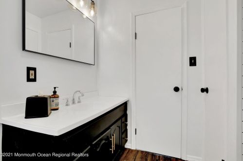 97 Ocean Ave, Middletown NJ  07748-5651 exterior