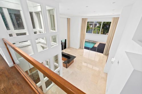 3051 35 St, Hollywood FL 33021-2627 exterior