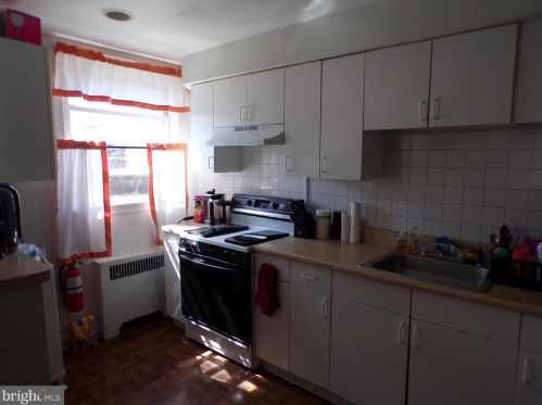 1314 Sheridan St, Camden, NJ 08104-1702