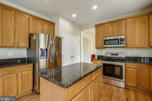 39 Houser Dr, Lovettsville VA  20180-8631 exterior