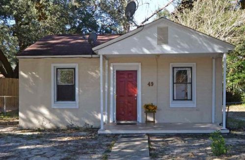 49 Carver Dr, Pensacola, FL 32507-2023