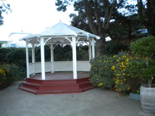 176 Harbor Dr, Daly City CA  94014-2829 exterior