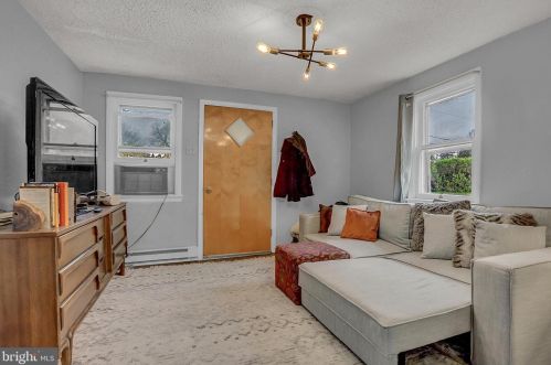 3518 Euclid St, Harrisburg PA  17111-2136 exterior