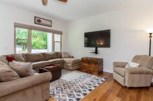2960 Wynridge Dr, Darbydale OH  43123-8706 exterior