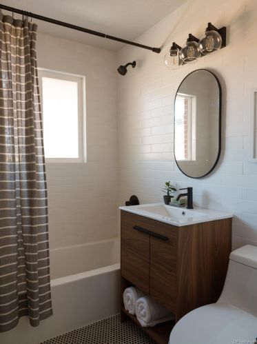 3003 Blackhawk St, Denver CO 80011-2220 exterior