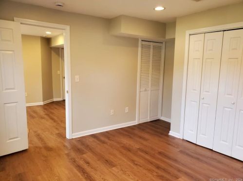 24 Mohawk Trl, Sandy Hook CT  06482-1438 exterior