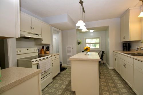 818 Jefferson St, Alex MN  56308-1824 exterior