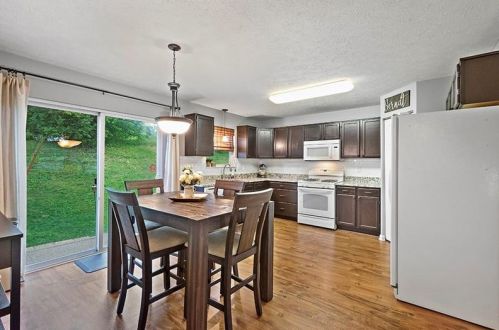 1232 Gneiss Dr, Mc Donald PA  15057-3561 exterior