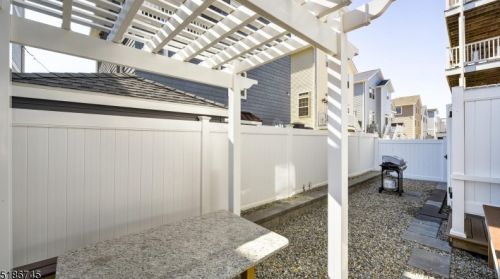 5 Fort Ave, Pelican Island NJ  08751-1512 exterior