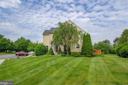 206 Coventry Pointe Ln, Pottstown, PA 19465-7474
