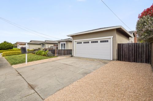 1009 Golden Gate Ave, Princeton By The Sea, CA 94019-1519