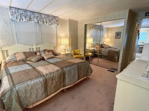 34202 Canal Dr, Pinellas Park FL  exterior