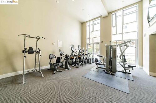 569 9th St, Oakland CA  94607-3833 exterior