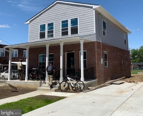 915 Jackson St, Camden, NJ 08104-1606