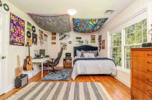 35 Roast Meat Hill Rd, Deep River CT  06419-1425 exterior