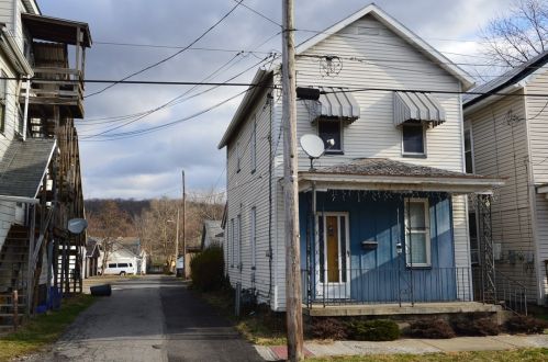 1121 8th Ave, New Brighton, PA 15066-2048