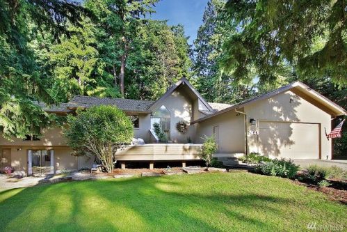 2448 209 Pl, Redmond WA  98074-9316 exterior
