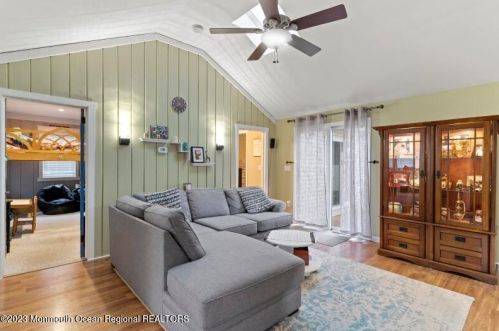 84 Woodland Dr, Bricktown NJ  08723-7431 exterior