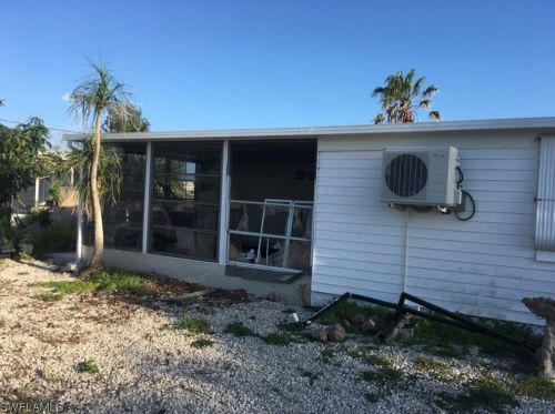 4885 Sandpiper Dr, Saint James City FL  33956-2812 exterior