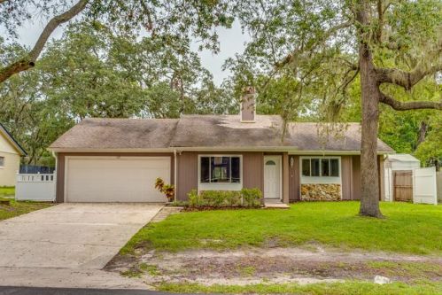 102 Winding Ridge Dr, Sanford, FL 32773-5531