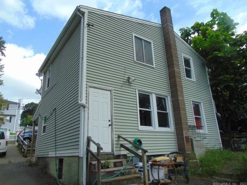 7 Fleet St, Waterbury, CT 06704-2910