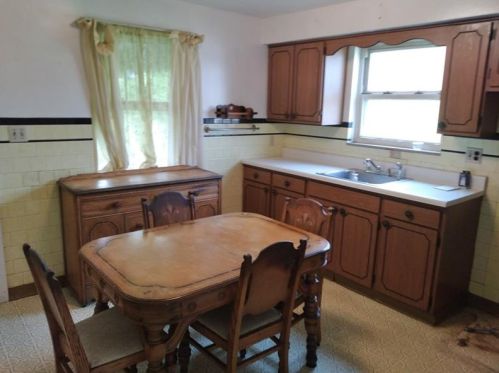 2305 Homestead Duquesne Rd, Pittsburgh, PA 15122-3513
