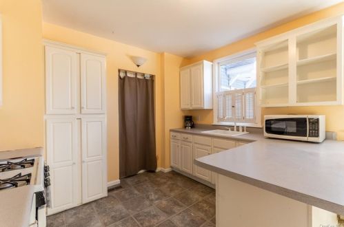 1 Bede Ter, Cornwall NY  exterior