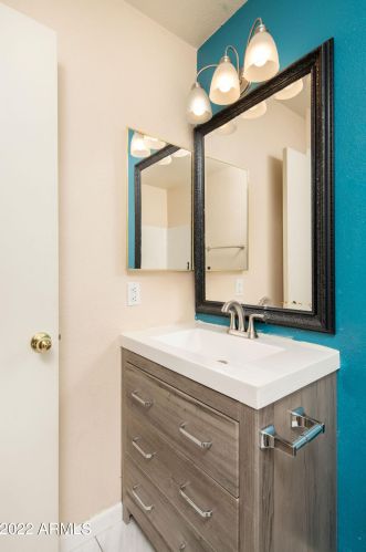 1963 Bluefield Ave, Phoenix AZ  85022-1350 exterior