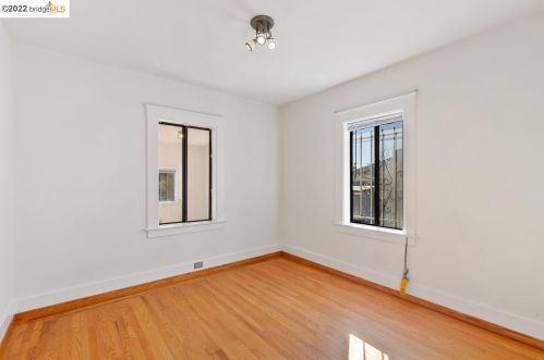 2368 Bartlett St, Oakland CA 94601-3213 exterior