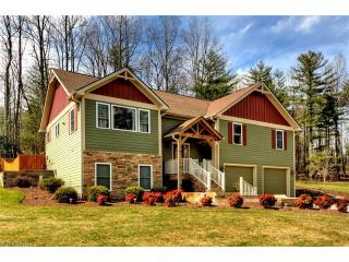 101 Springs Dr, Hendersonville, NC 28791-1360