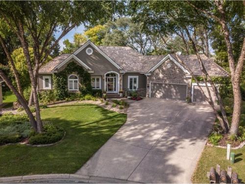 7528 Auto Club Cir, Minneapolis, MN 55438-2838