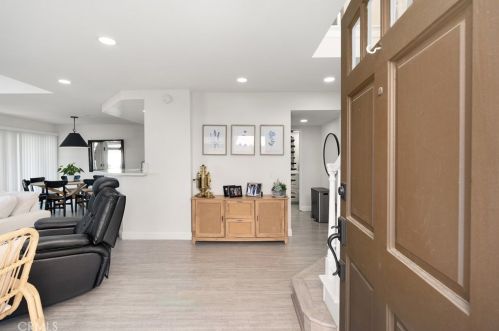 24637 Calle Largo, Calabasas CA  91302-3011 exterior