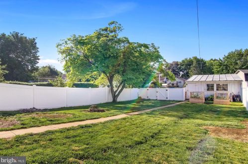 30 Main St, Camp Hill PA  17011-6326 exterior