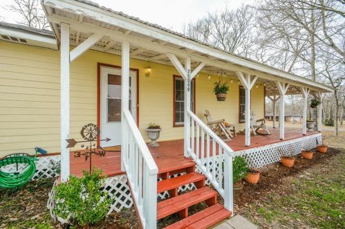 25099 Shannon St, Hempstead, TX 77445-7475