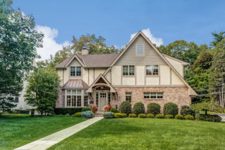 141 Brite Ave, Scarsdale, NY 10583-1447