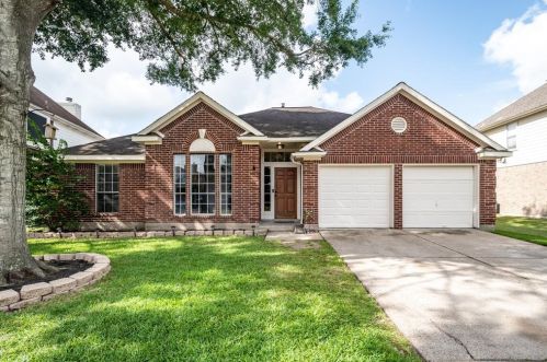 8706 Kensington Ct, Morgans Point, TX 77571-3761