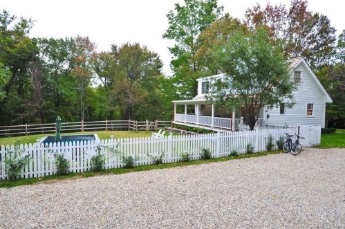 31 South St, Washington Depot CT  06793-1516 exterior