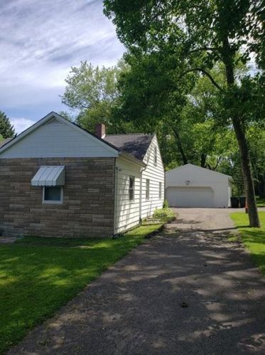155 Mohawk School Rd, New Castle, PA 16102-3111