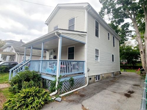 21 Spring St, Middletown, NY 10940-5238